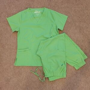 Mini Marilyn by Medichic Womens Set Green Top is LARGE Bottoms Are X-LARGE